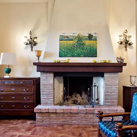 Beautiful In Castiglione Del With Garden * Кастильоне-дель-Лаго